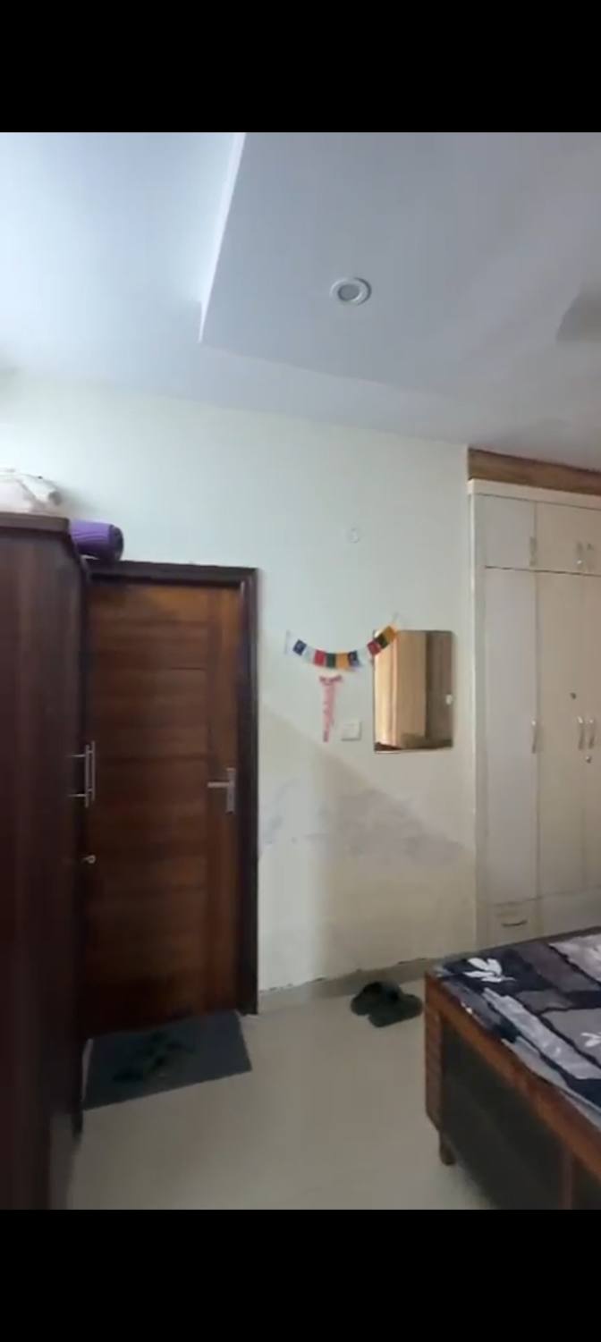 Paridhi's room