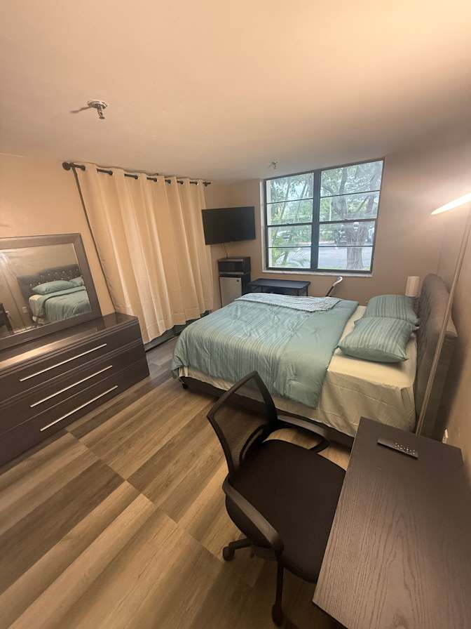 Thomas's room