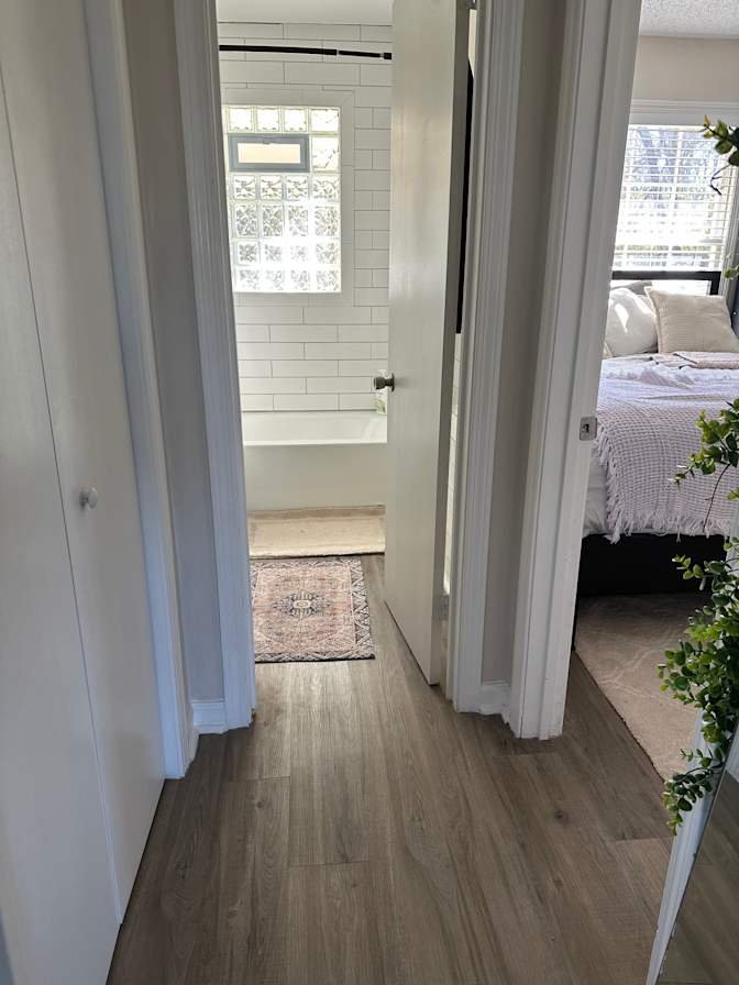 Dee's room