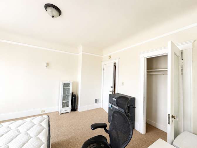 Victoria Tan's room