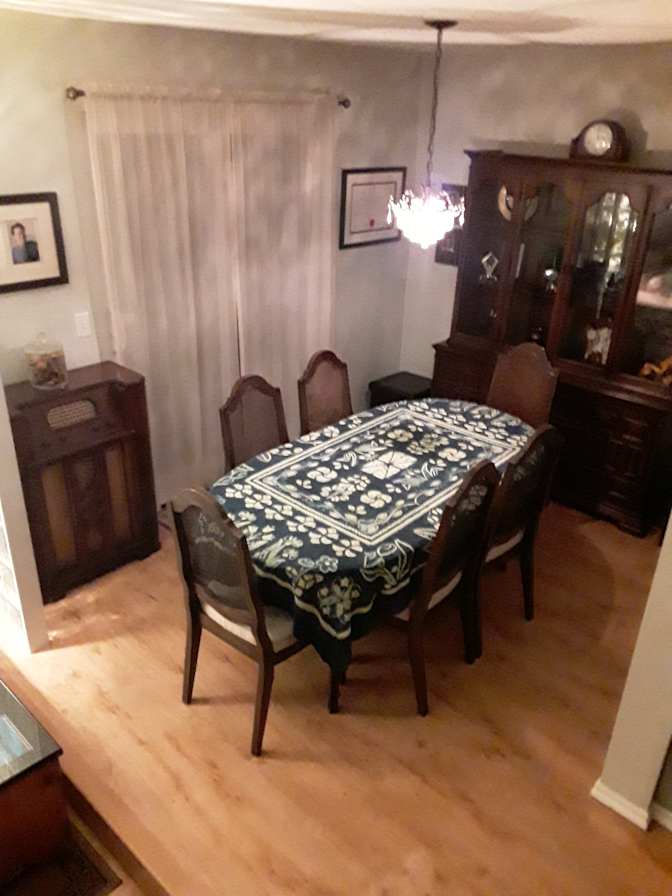 Dee's room