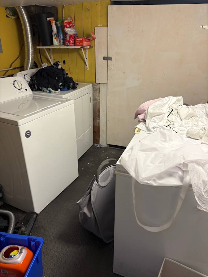 Connor Pierce's room