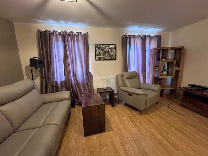 Azhar thompson's room