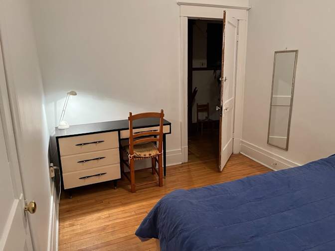 Louis's room