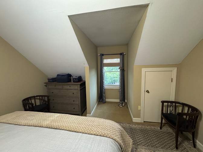 Floyd's room