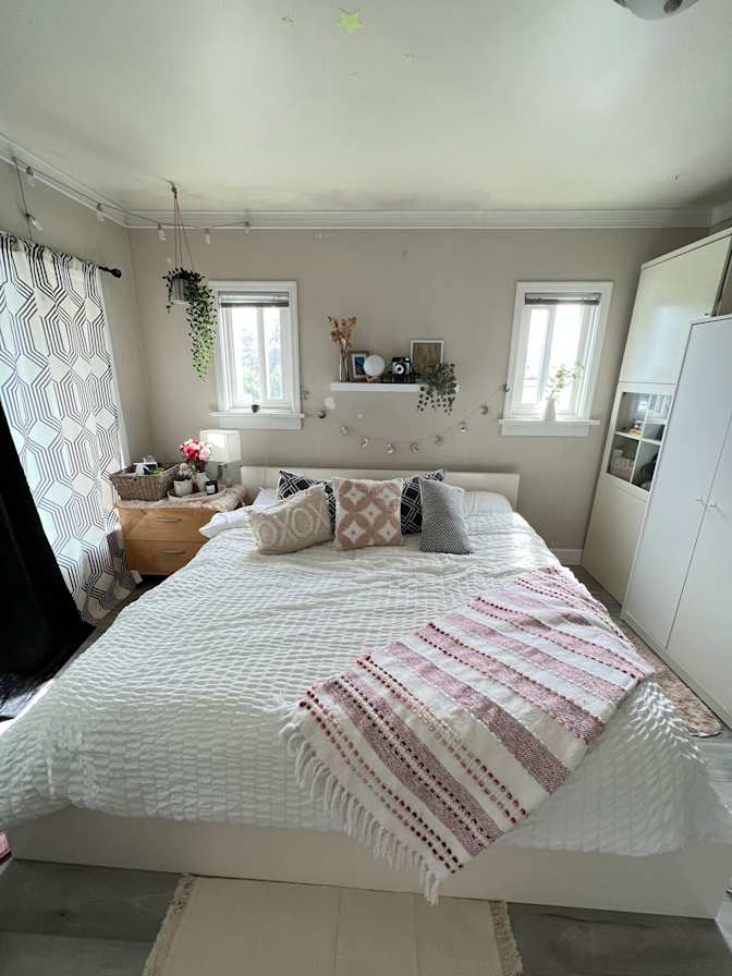 Giordaine's room