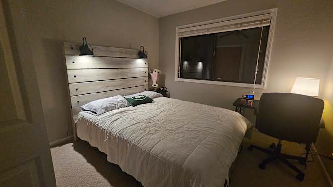 Alejandro Vargas's room