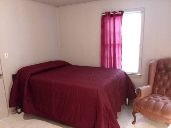 Detres's room