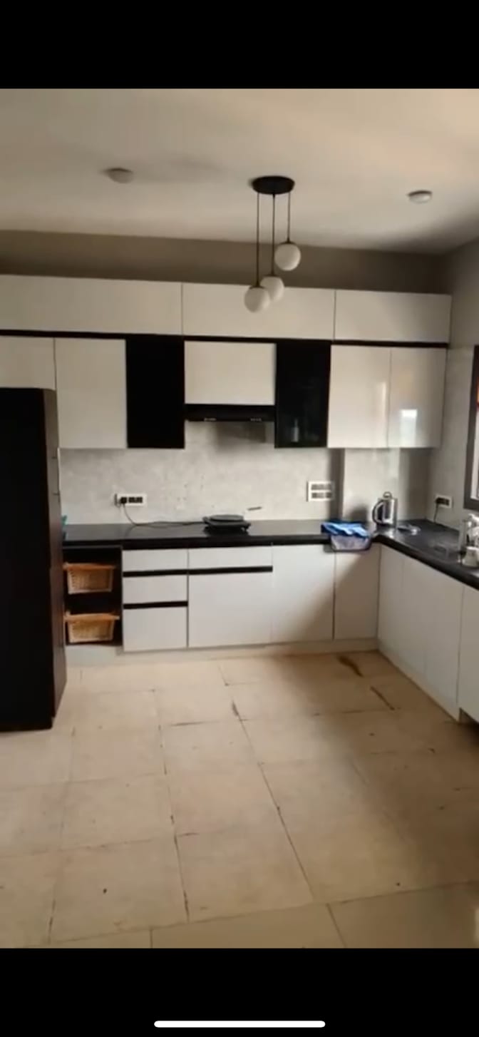 Deepanshu's room