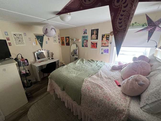 Carly's room
