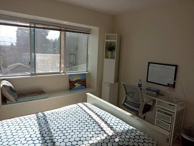 Cléo and Carl's room