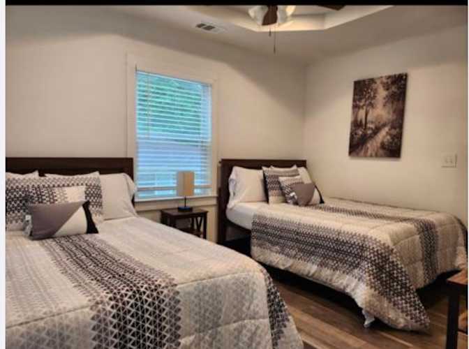 Dee's room
