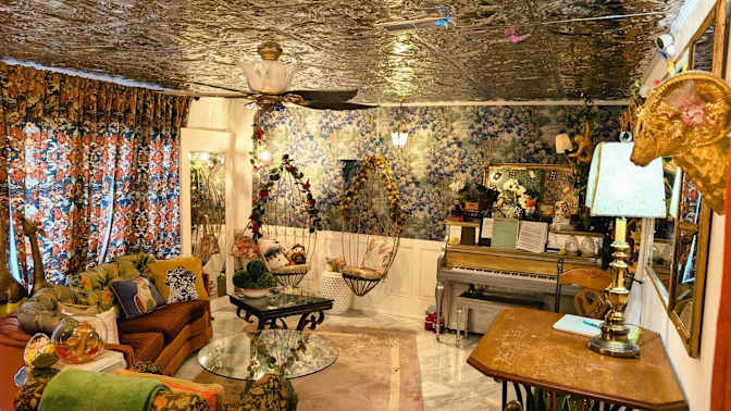 Truly's room
