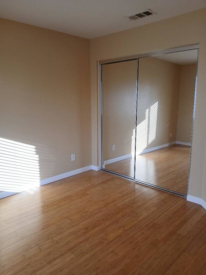 Sung's room