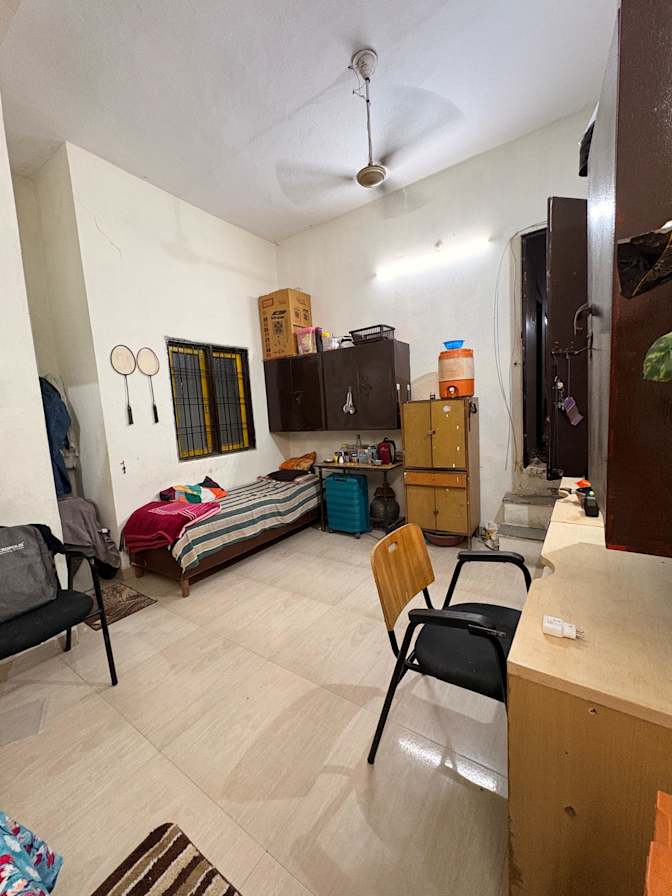 Manav Shrivastava's room
