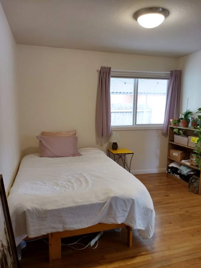 Cozy Brooklyn House's room