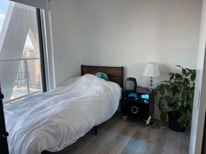 Kenneth's room