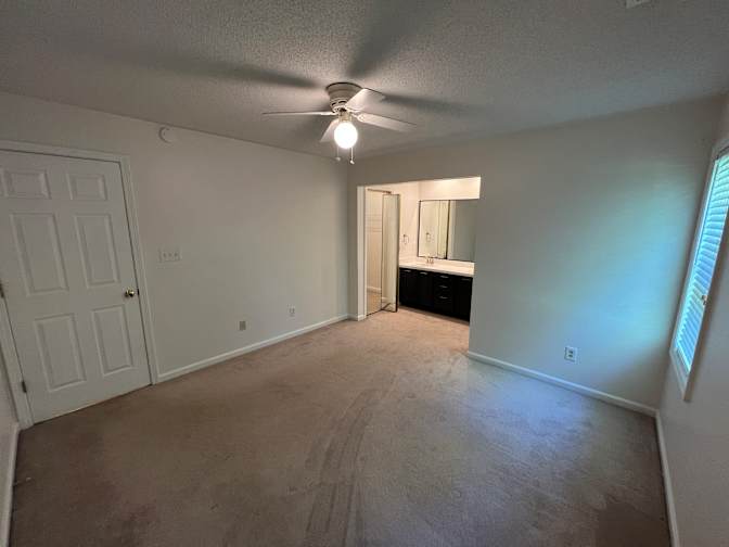 Alcove Rooms's room