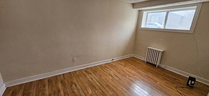 Jules's room