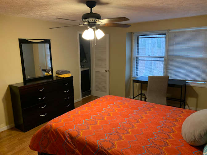 Jun's room