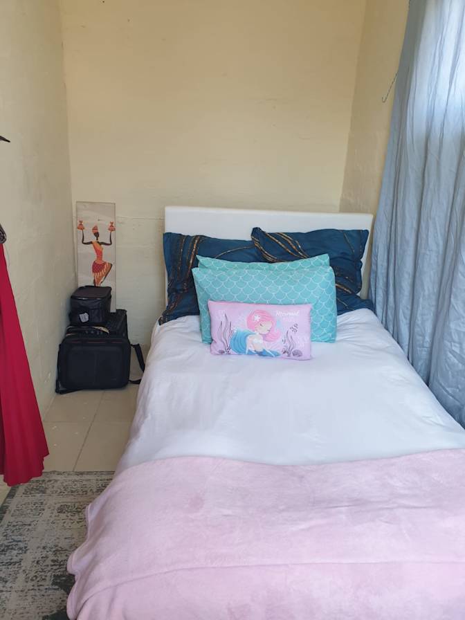 Sandy's room