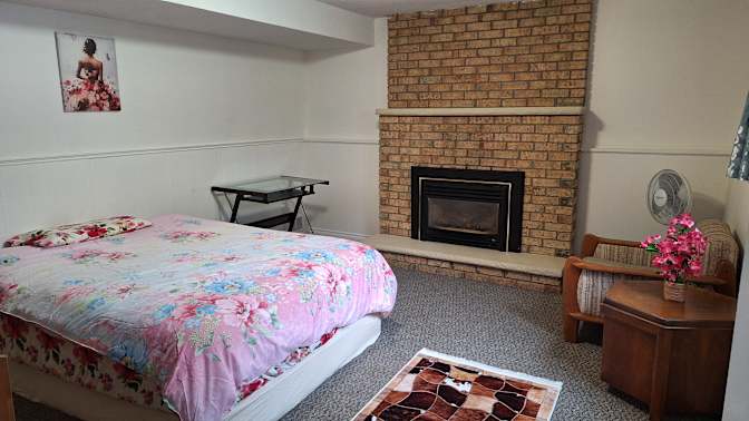 Moteaal's room