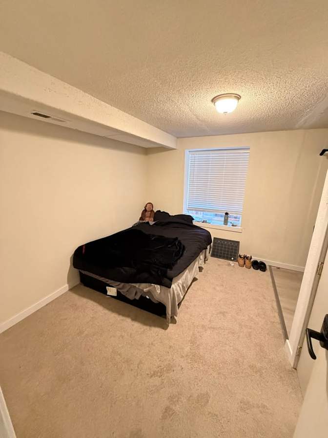 Yoni's room