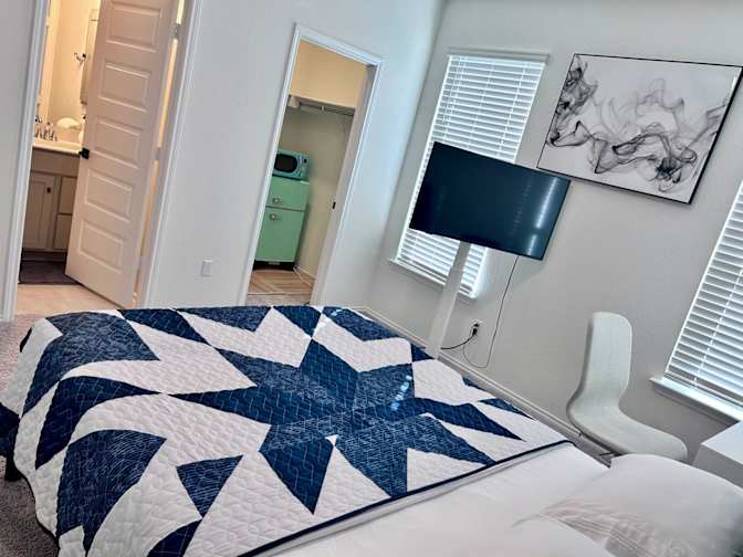 Kenny's room