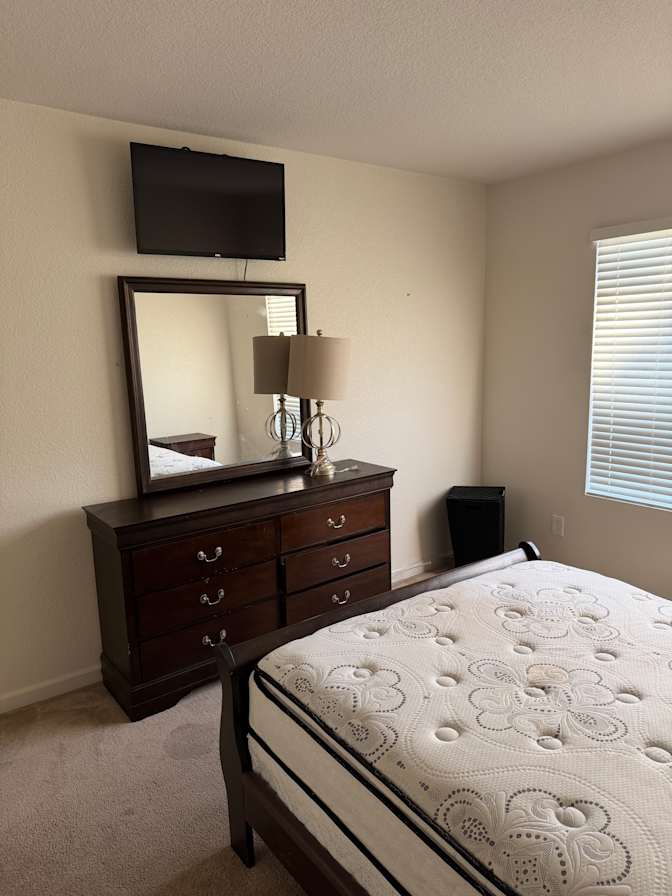 Nique's room