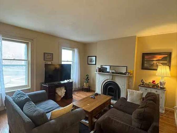 Spacious and bright Two-bedroom One-bath apartment's room