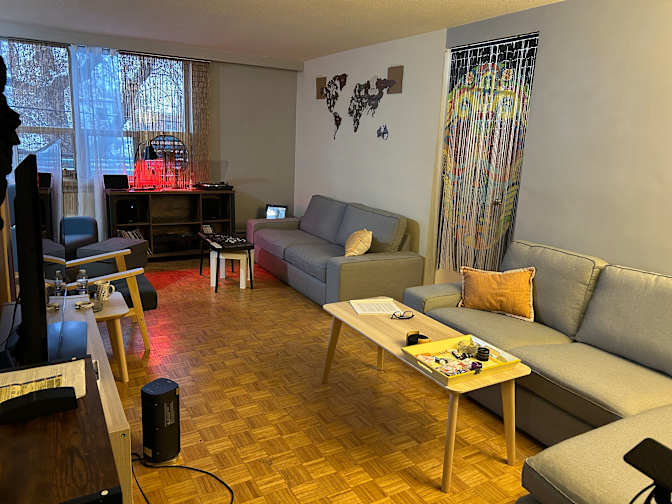 Andreas's room