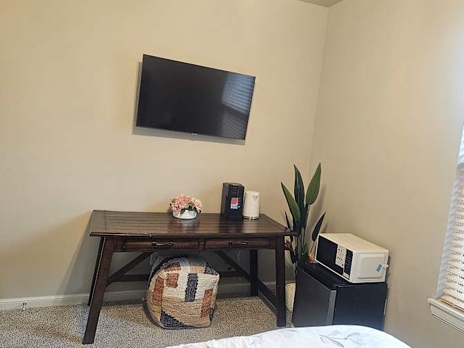 Asiawali's room