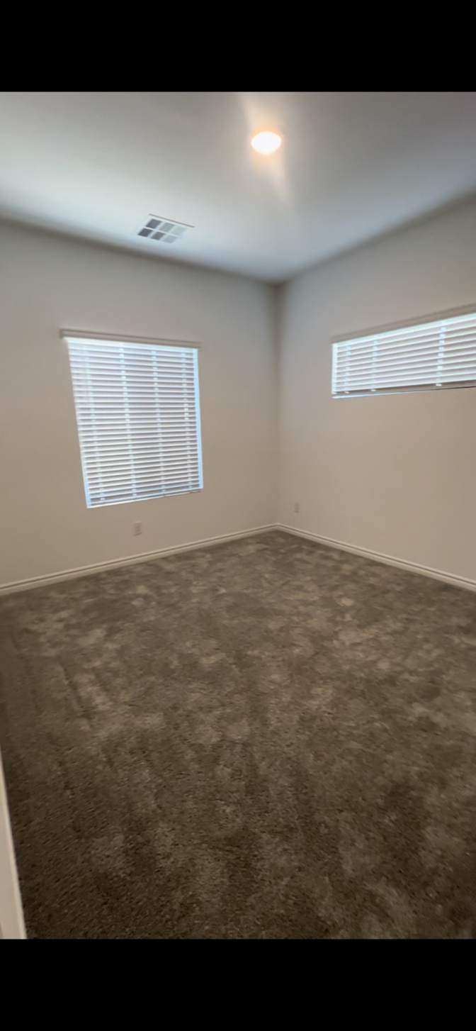 NICOLE's room