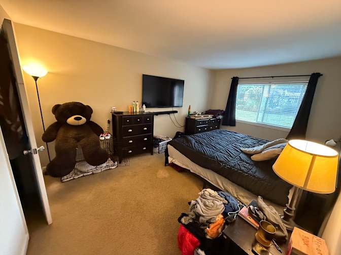 Naomi's room