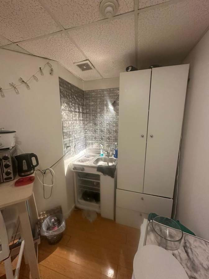 Merahi's room