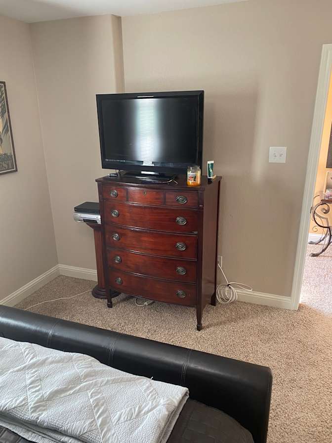Ken's room