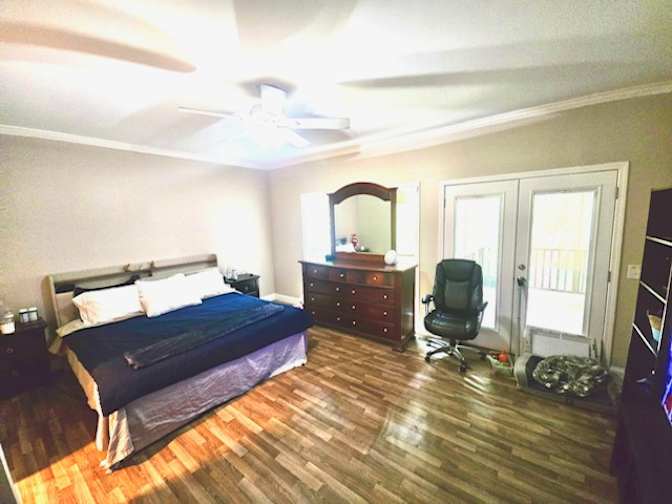 Lisa's room