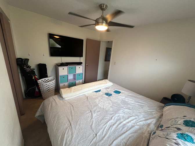 Ric's room