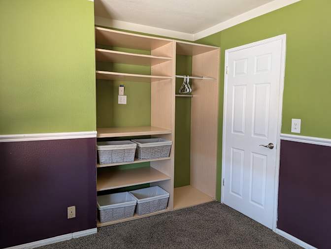 Room for Rent HB's room