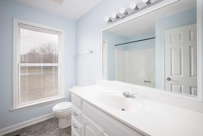 lifedoorrentals's room