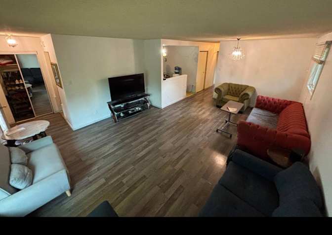 Mansoor Tavassoly's room