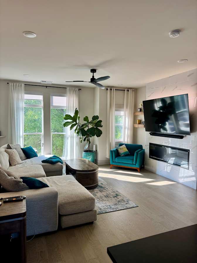 Alcove Rooms's room