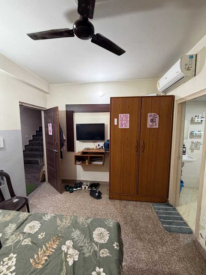Mayank's room
