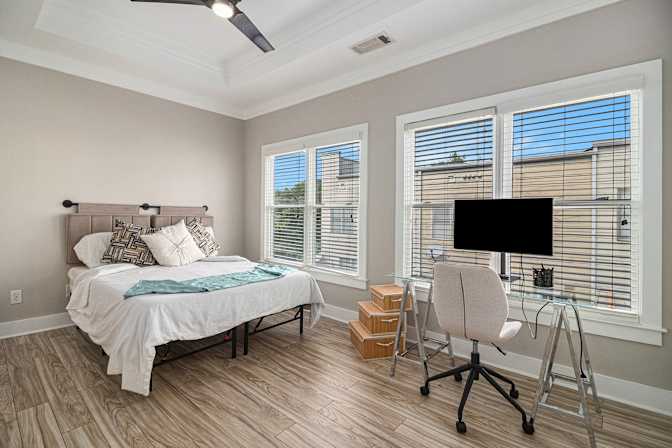 Alcove Rooms's room
