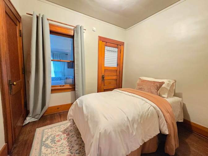 Ali's room