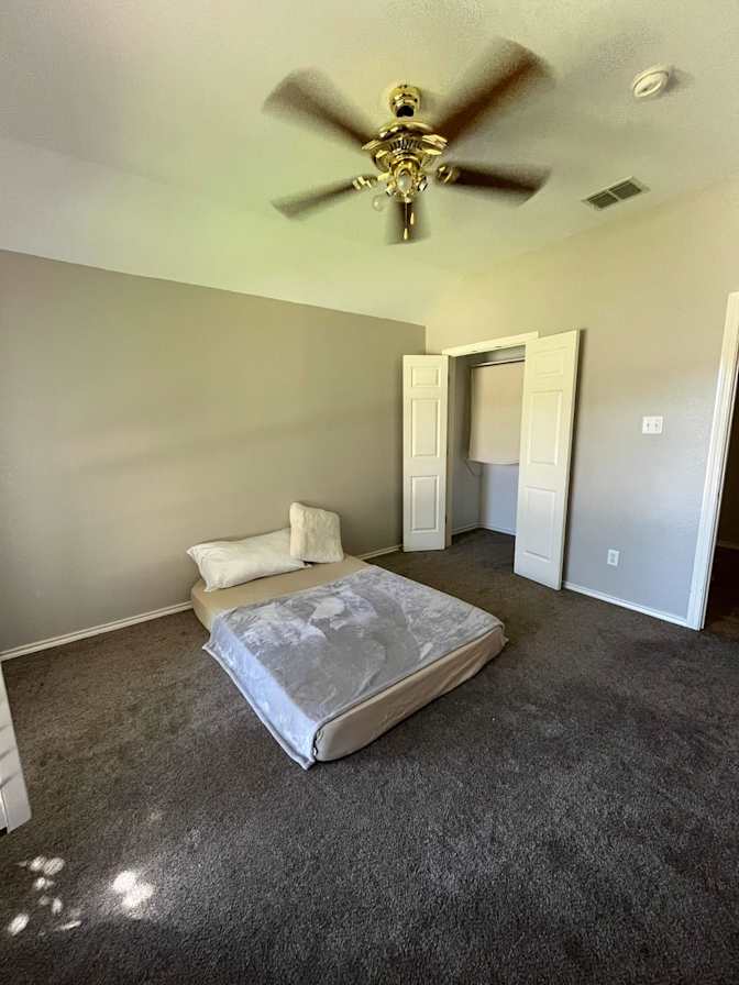Thuy Vu's room
