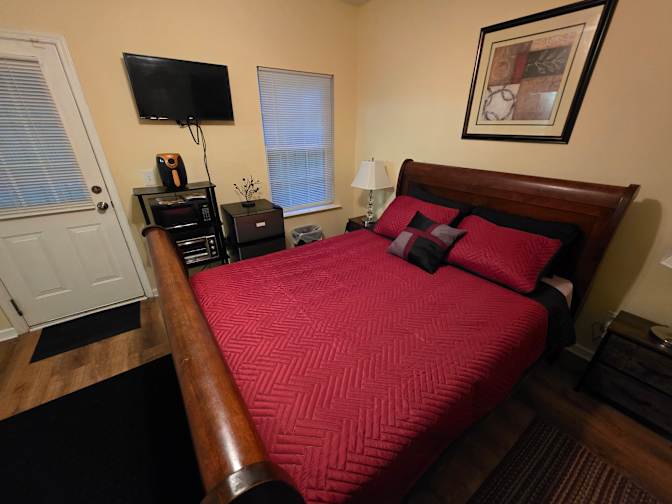 CL&C Property Management and Consulting's room