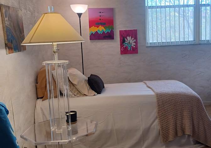 Dee Jones's room