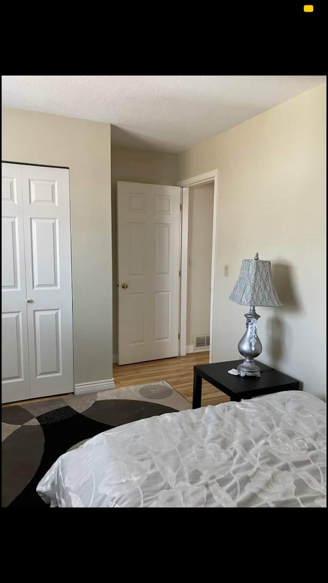 Mona's room