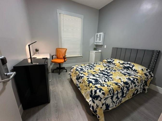 Ken Patel's room